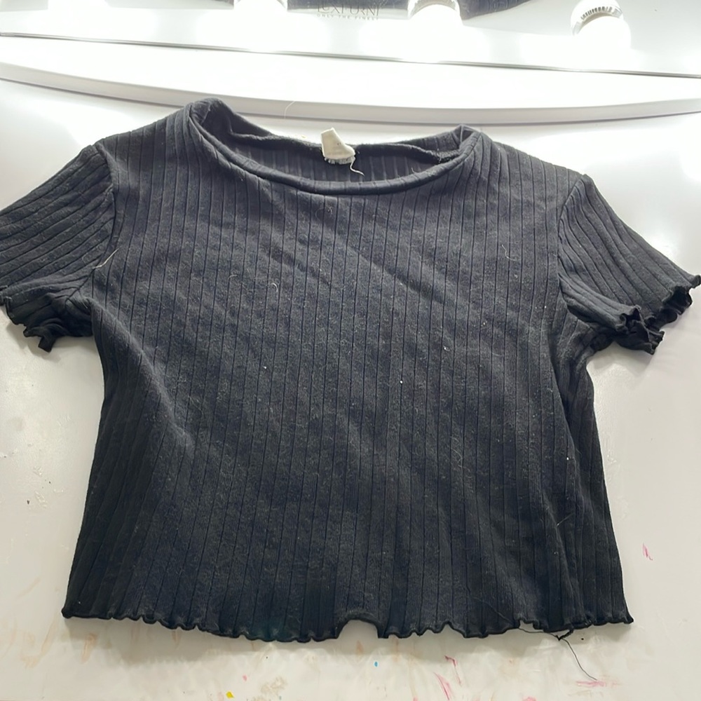 Black SHEIN cropped tight fitting top